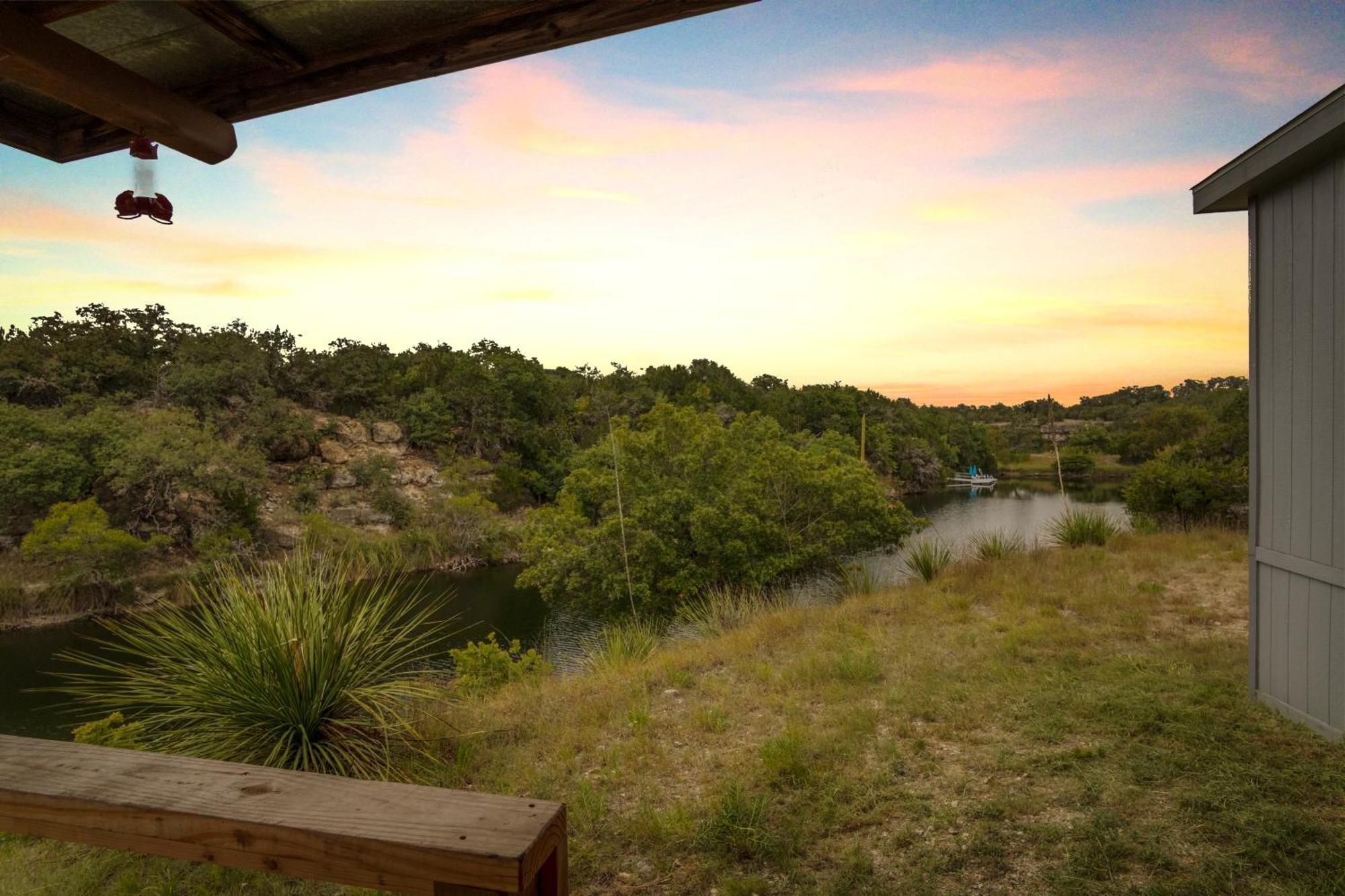 Hondo Creek Hideaway Hotell Tarpley Exteriör bild