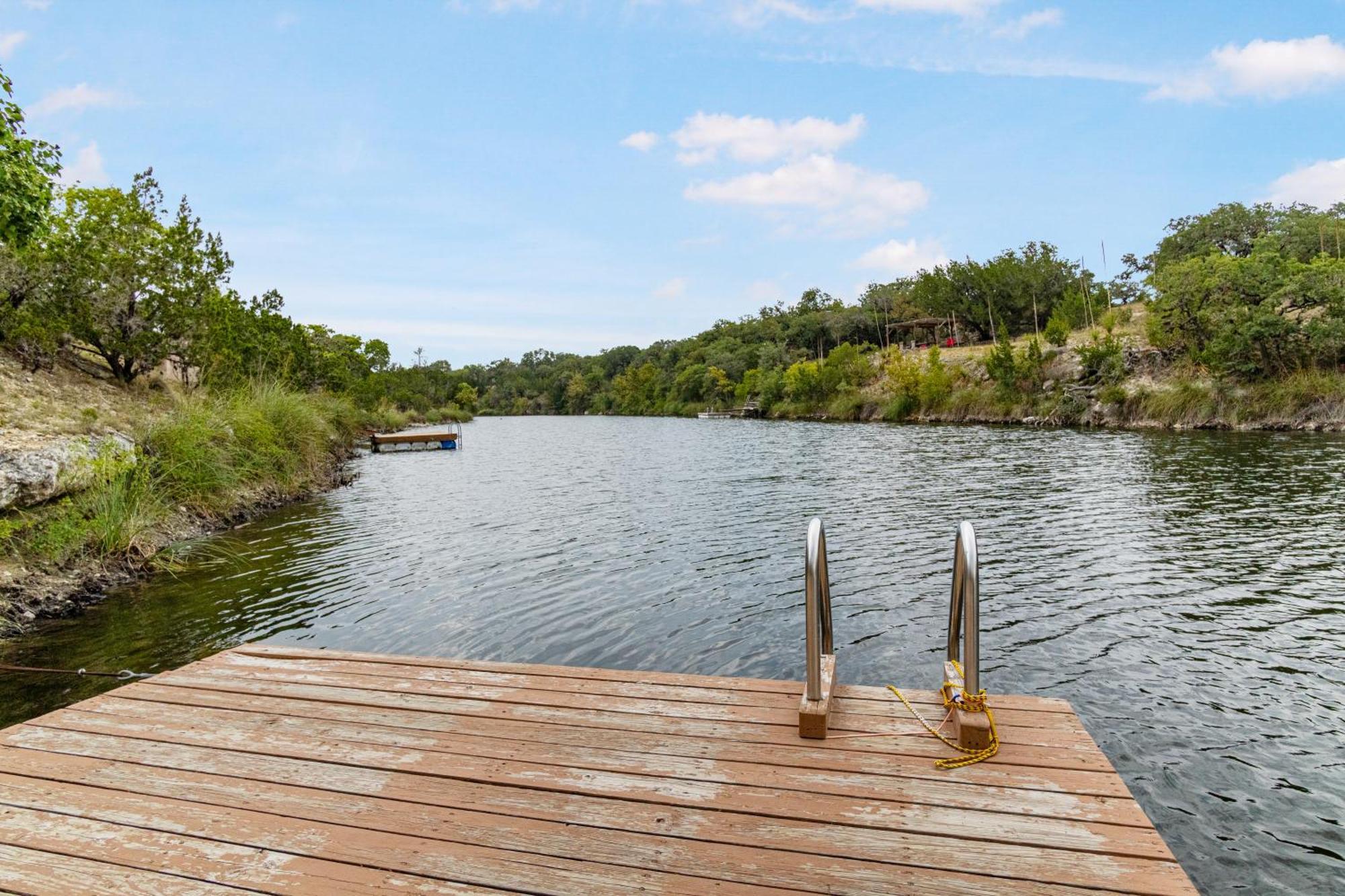 Hondo Creek Hideaway Hotell Tarpley Exteriör bild